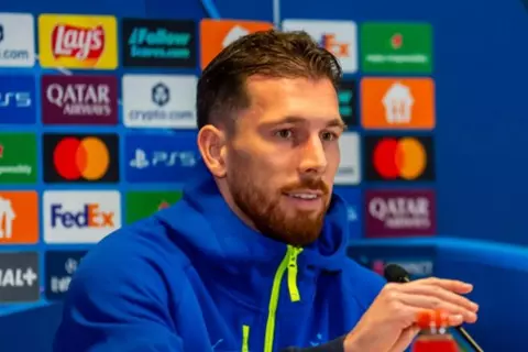 لاعب مارسيليا: ليفربول لديه نجوم رائعين مثل صلاح.. ونحب خوض المباريات الكبيرة